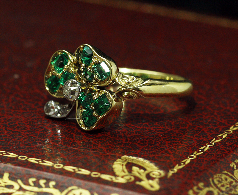 Antique Gallery Soleil アンティークジュエリー / 三つ葉のエメラルド